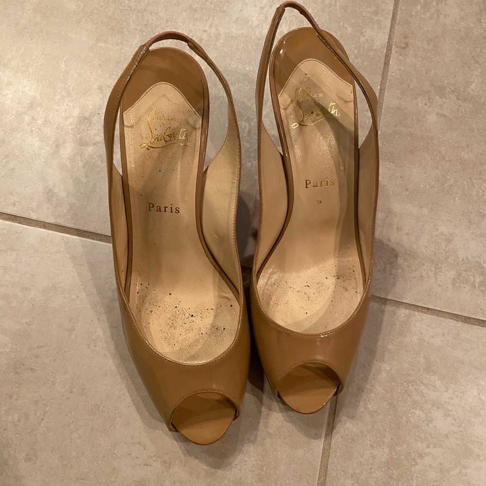 Christian Louboutin nude heel